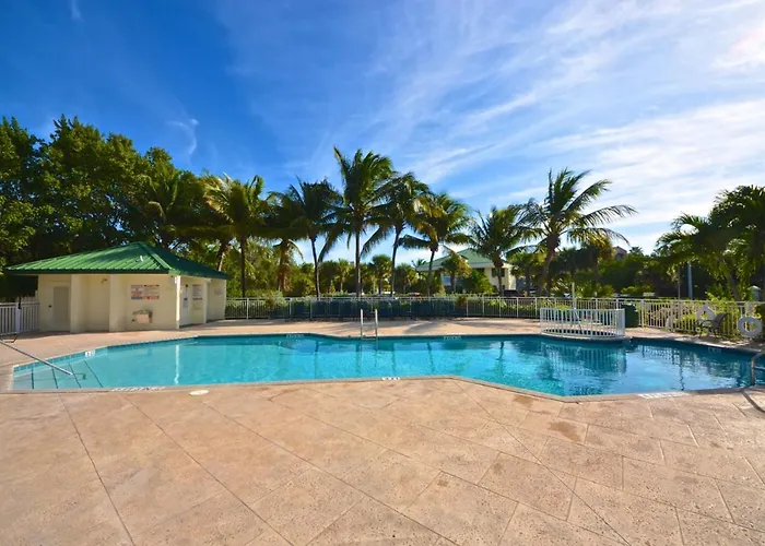 Sunrise Suites Cristobal Suite #411