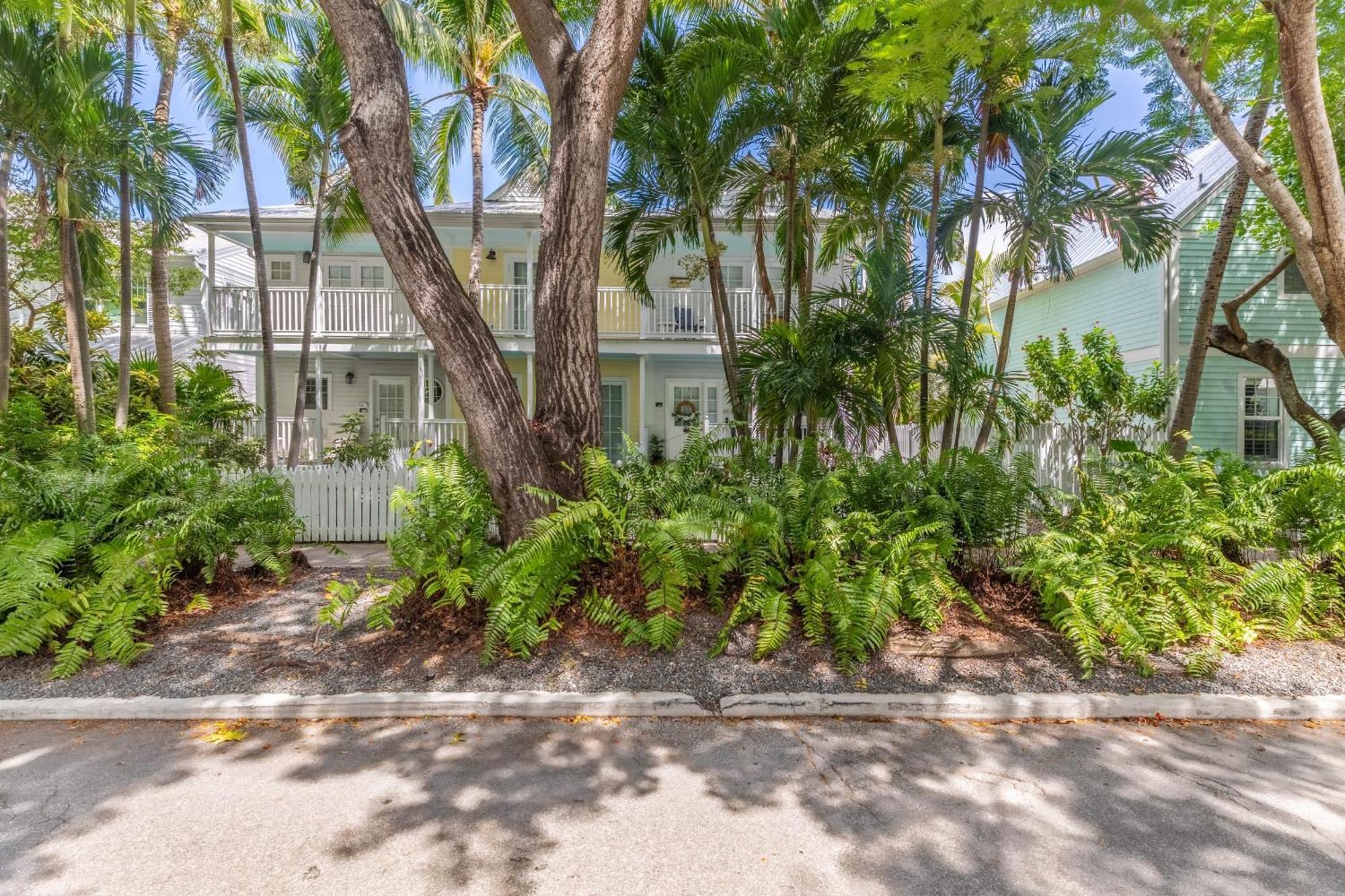 Southard Getaway By Avantstay W Covered Patio Great Location Shared Pool Week Long Key West