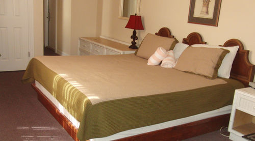 New Orleans House - Gay Male Adult Guest house Key West