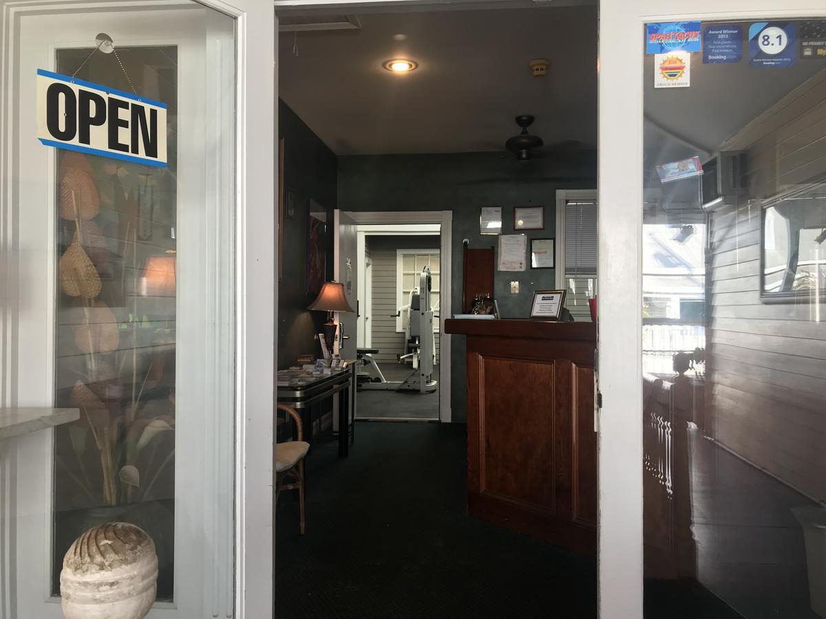 New Orleans House - Gay Male Adult Guest house
