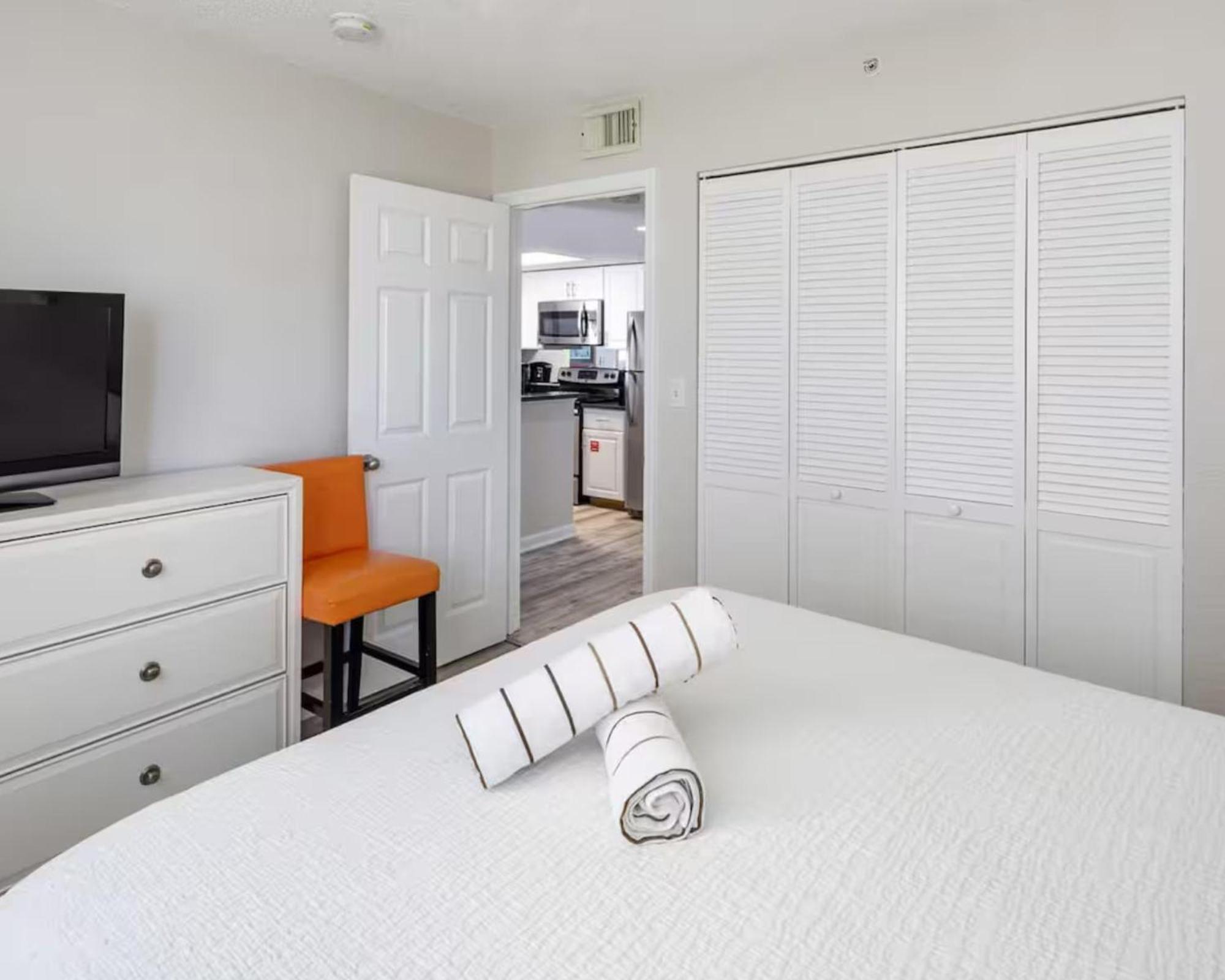 The Andros - Sunrise Apartment