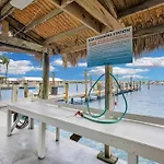 Eleuthera - 2X2 Fully Updated Old Town Waterfront Corner Condo