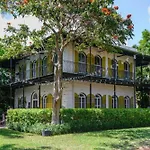 Southard Getaway By Avantstay W Covered Patio Great Location Shared Pool Week Long Stays