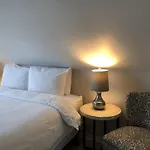 L\'Habitation Guesthouse- Adult Exclusive