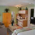 Speakeasy Inn (Adults Only)
