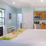 Travelers Palm Inn