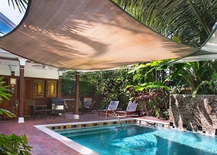 Travelers Palm Inn