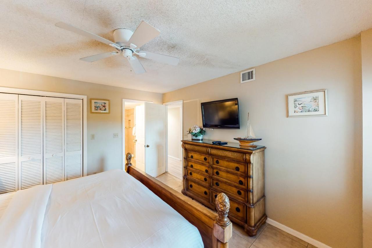 Ocean Point #2210 Apartment
