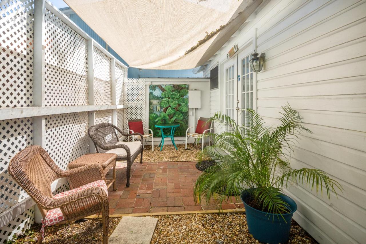Kona Kai Oasis Bed & Breakfast Key West