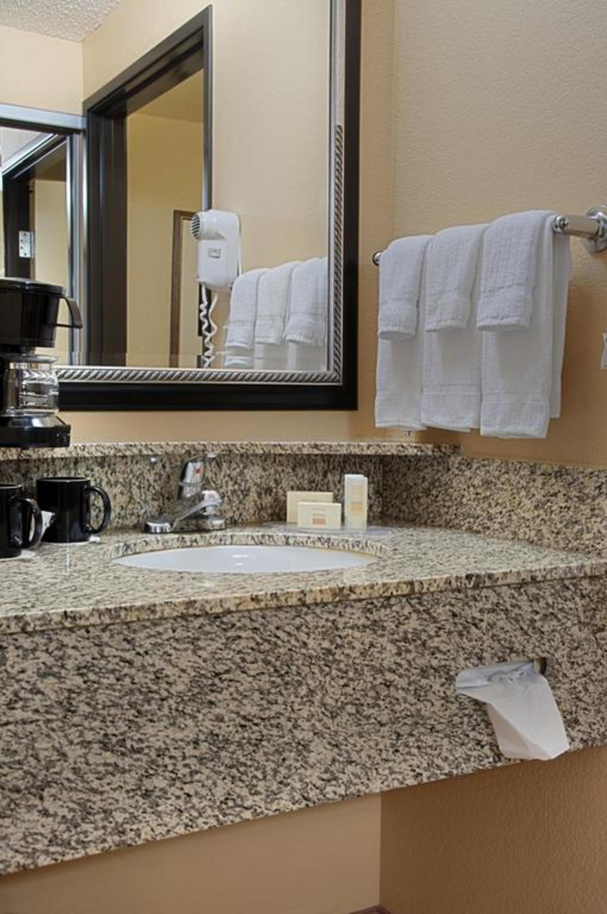 Courtyard By Marriott Hotel