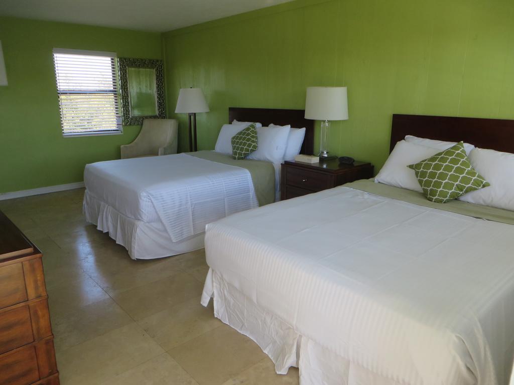 Smugglers Cove And Marina Resort Islamorada