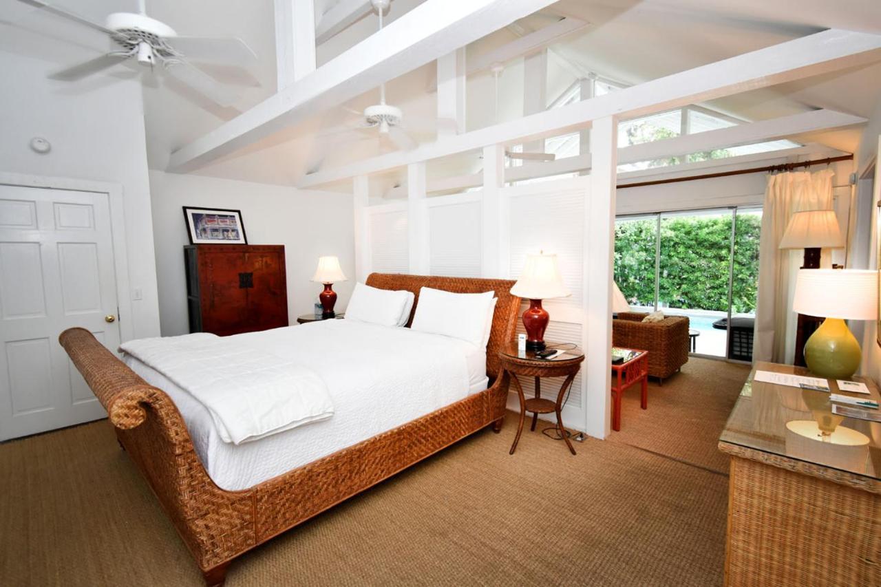 Simonton Court Historic &