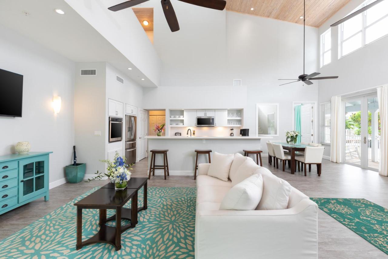 Resort Dolphin Point