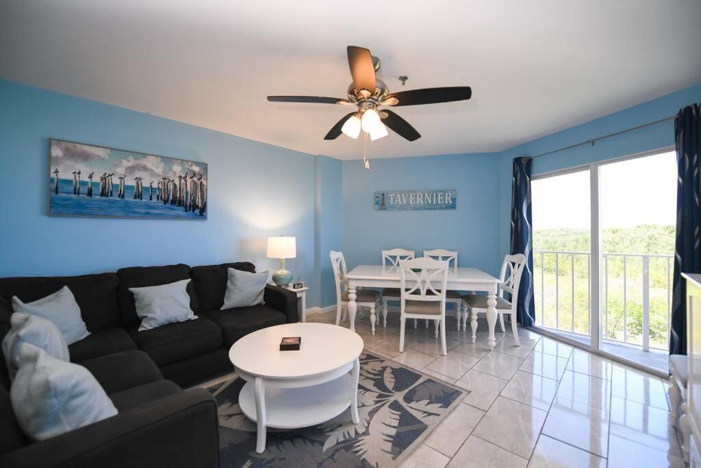 Welcome To The Pelican ! Apartment