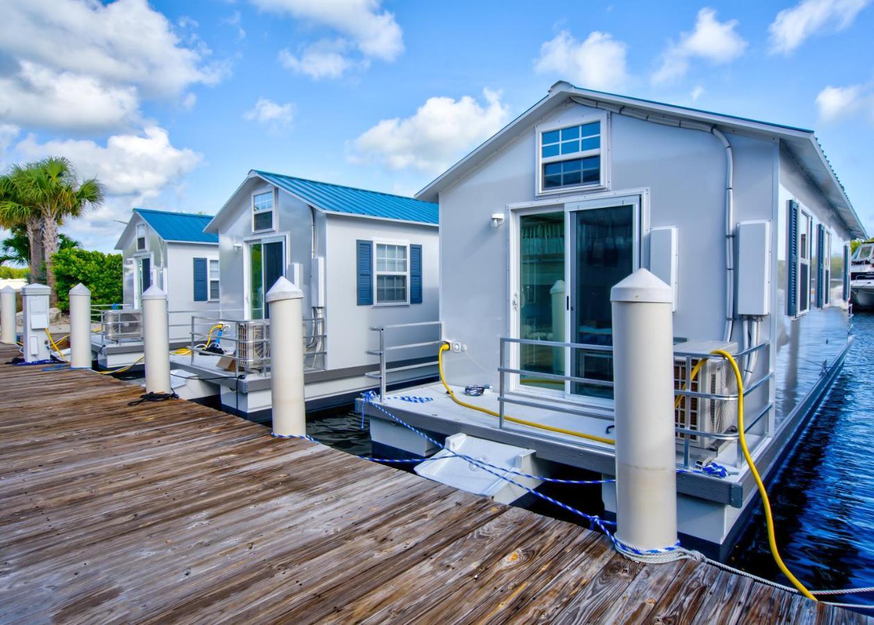 Treasure Harbor Hotel