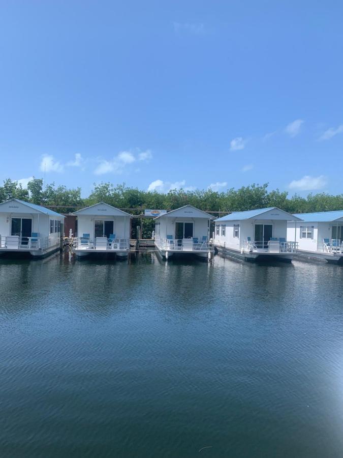 Aqua At Hurricane Hole Marina Hotel