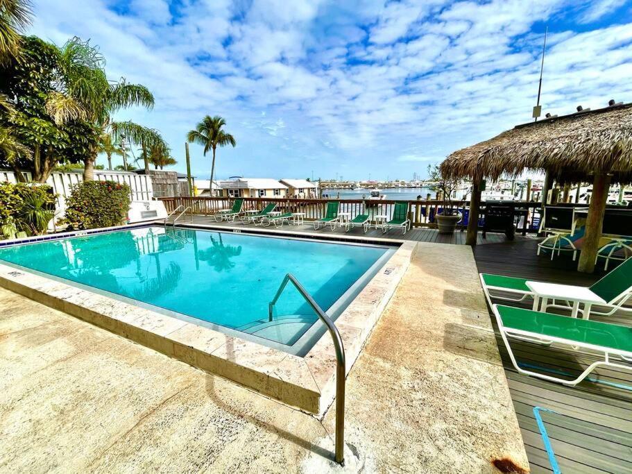 St Croix - Downtown 4x4 Waterfront Penthouse Pool Dock Pet Holiday home Key West