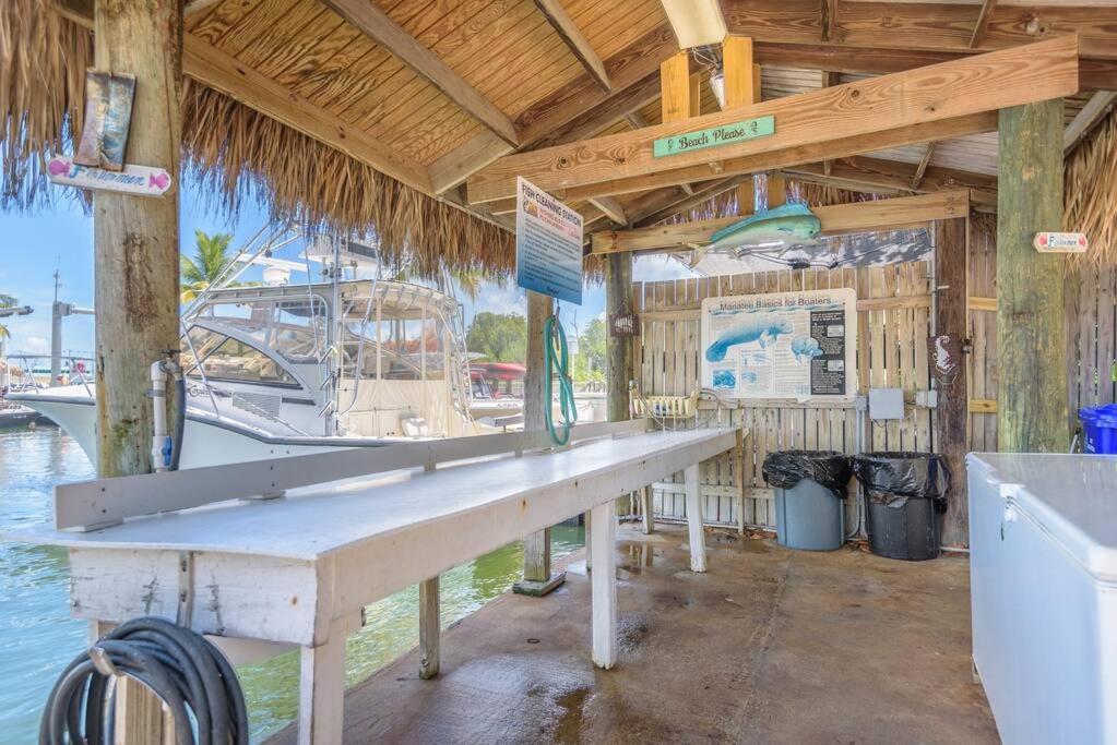 Aruba - Downtown Waterfront 2x2 Dock & Pool Pet-friendly *