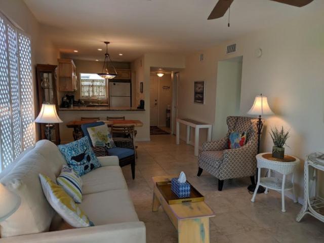Palms 317 *
