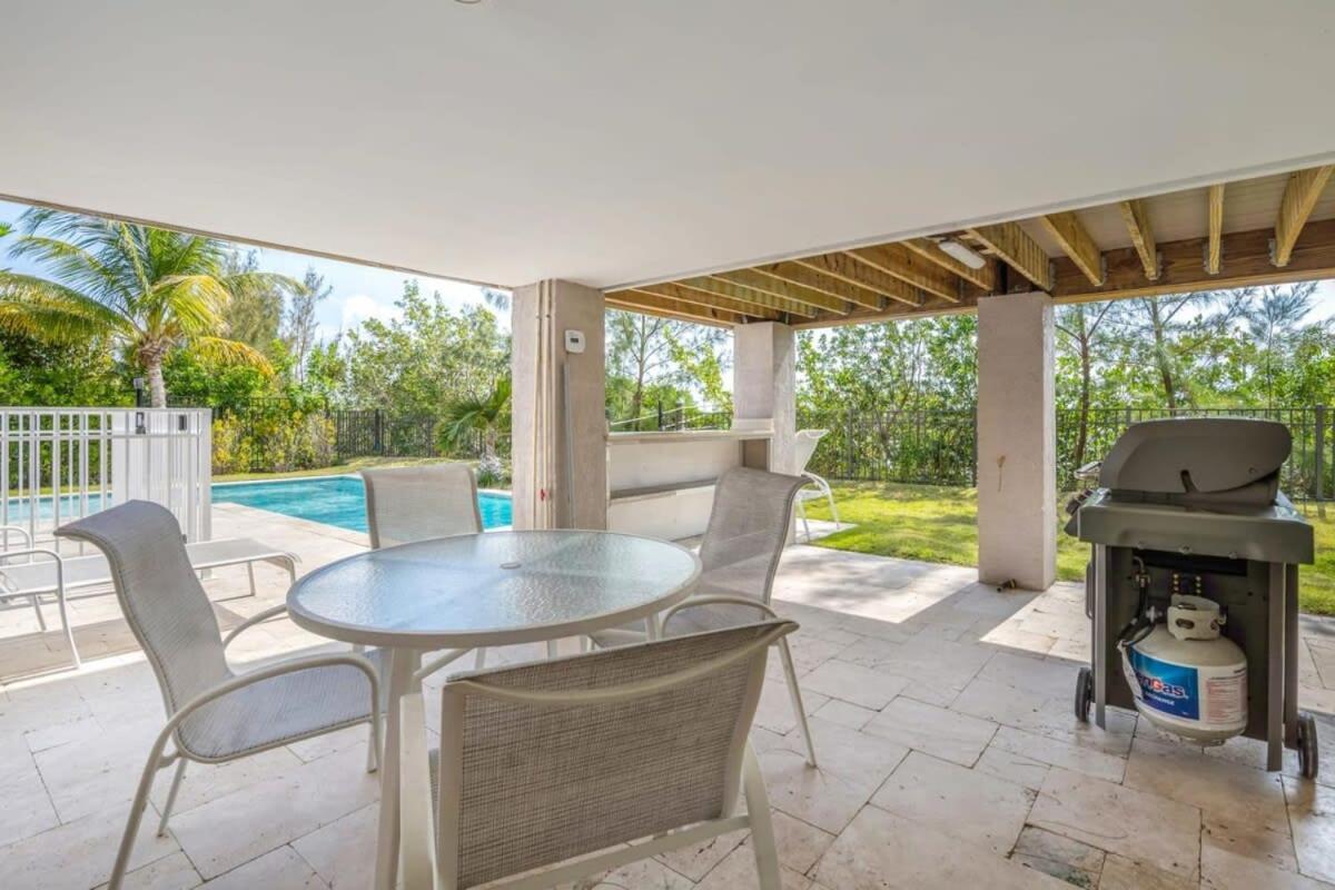 Aquaria House -pool & Boat Dock * Key West