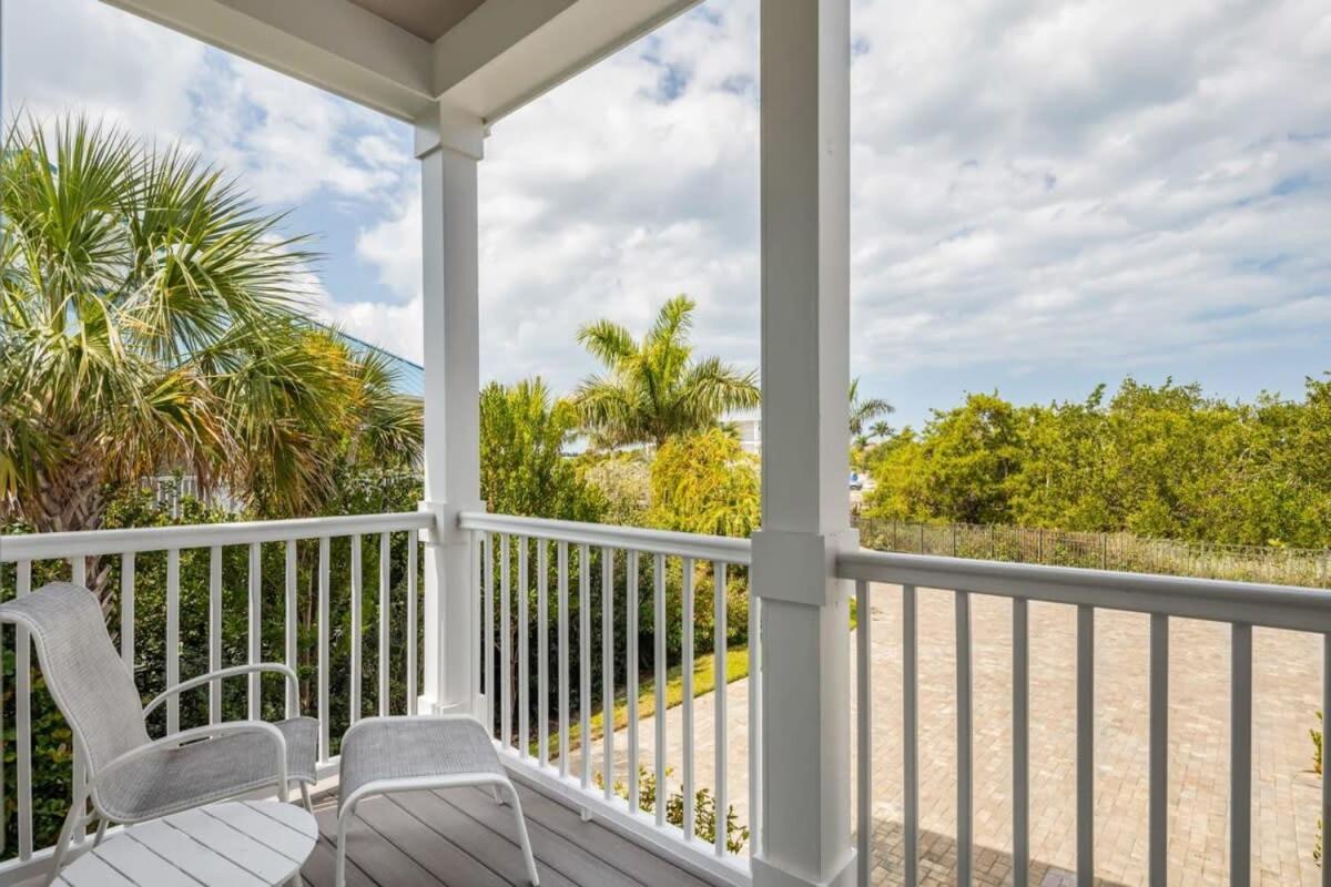 Aquaria House -pool & Boat Dock Holiday home *