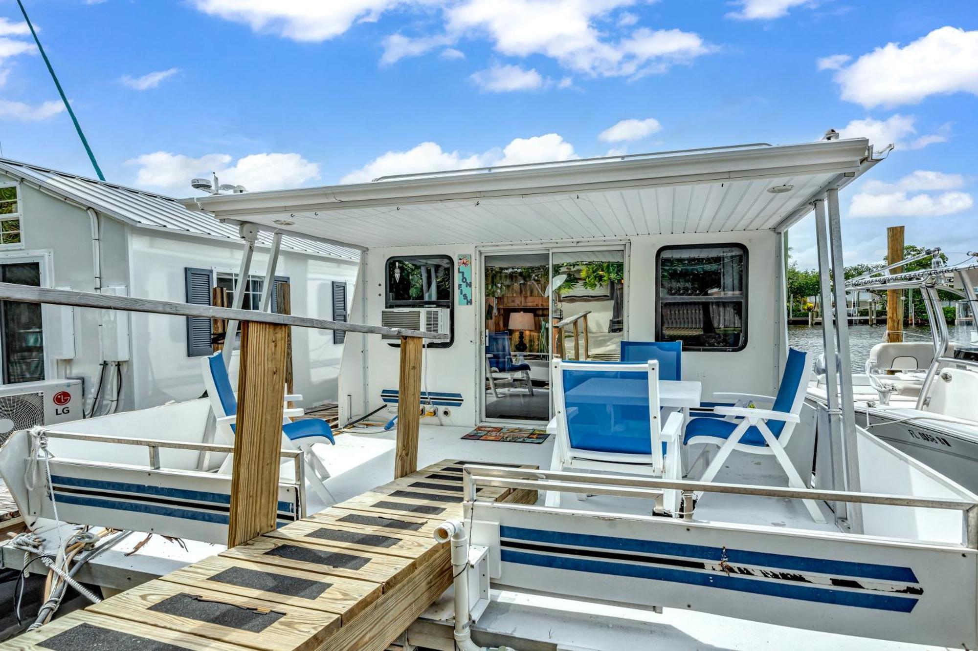 Treasure Harbor Hotel