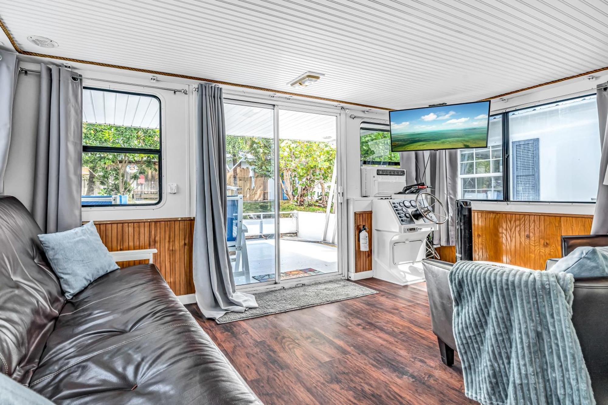 Hotel Treasure Harbor Islamorada