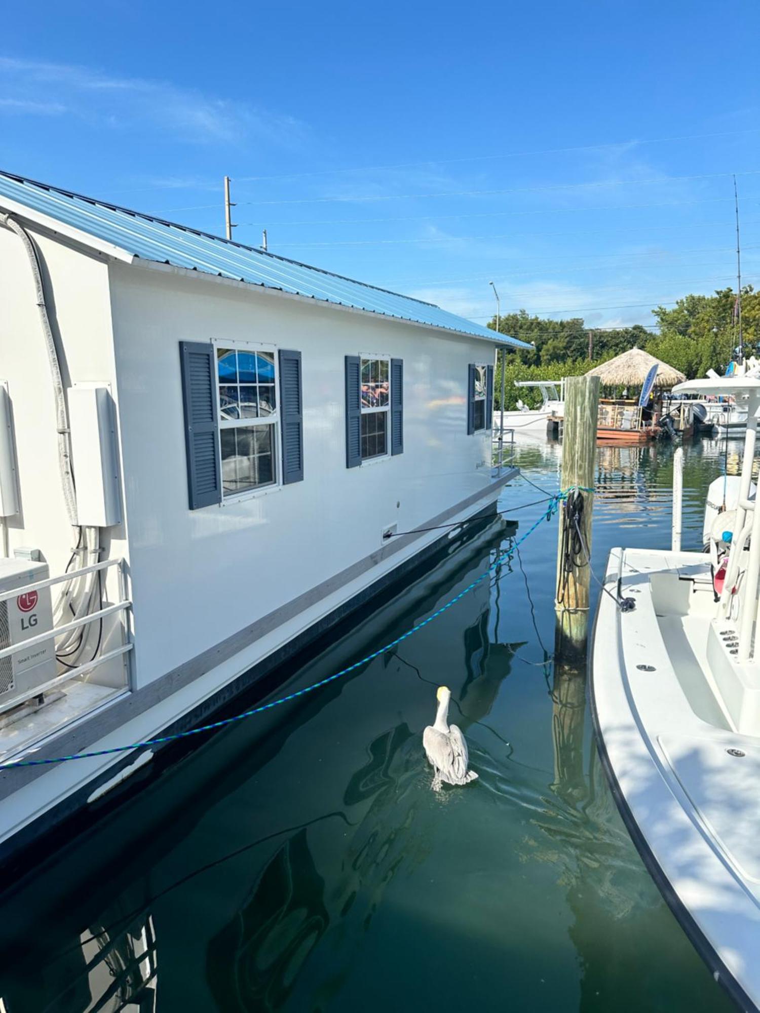 Aqua At Hurricane Hole Marina Hotel 3*