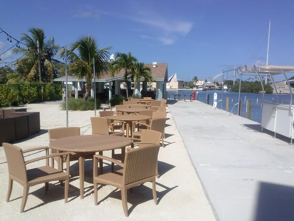 Smugglers Cove And Marina Resort