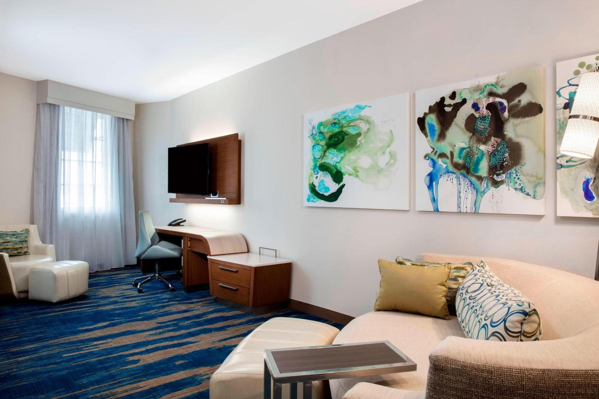 Courtyard By Marriott Faro Blanco Hotel Marathon