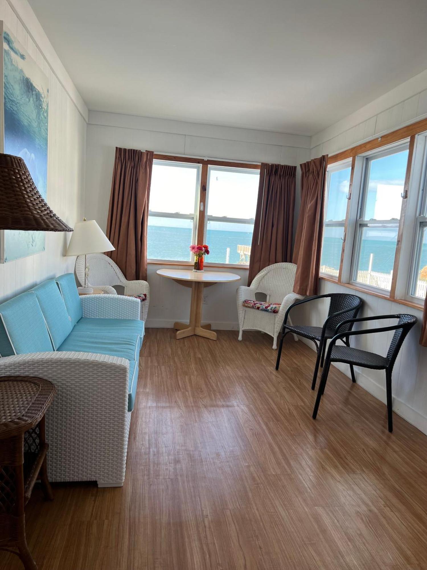 Buccaneer Quarters And 2* Marathon