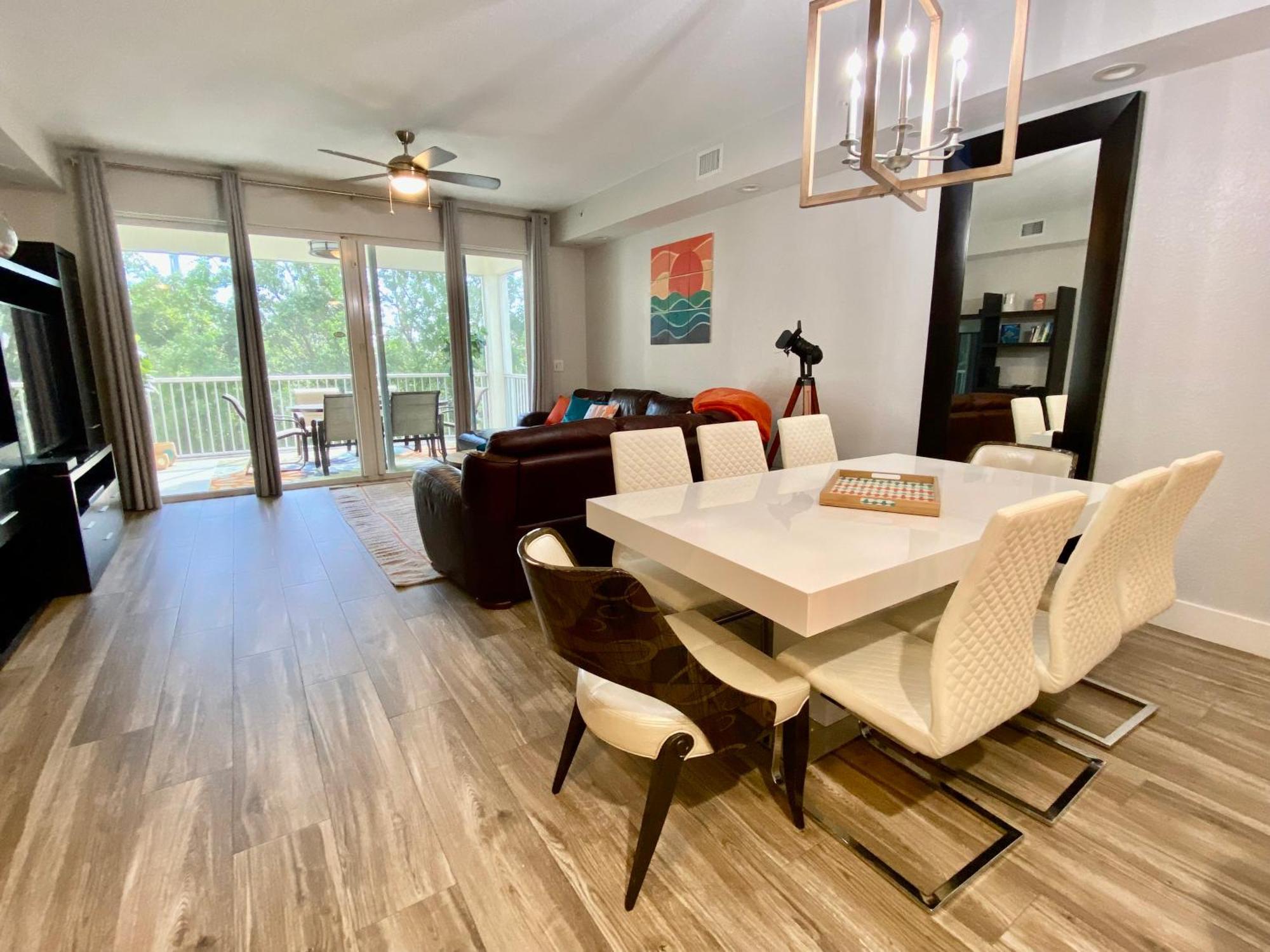 Vacay Vibes-2 Pools, Beach, Pickleball, Coffee Bar, Food Truck Key Largo