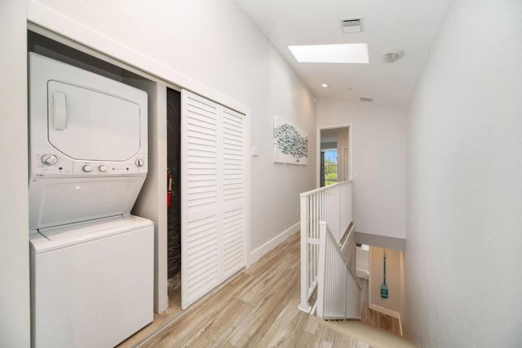 Holiday home Vacay Vibes-2 Pools, Beach, Pickleball, Coffee Bar, Food Truck Key Largo