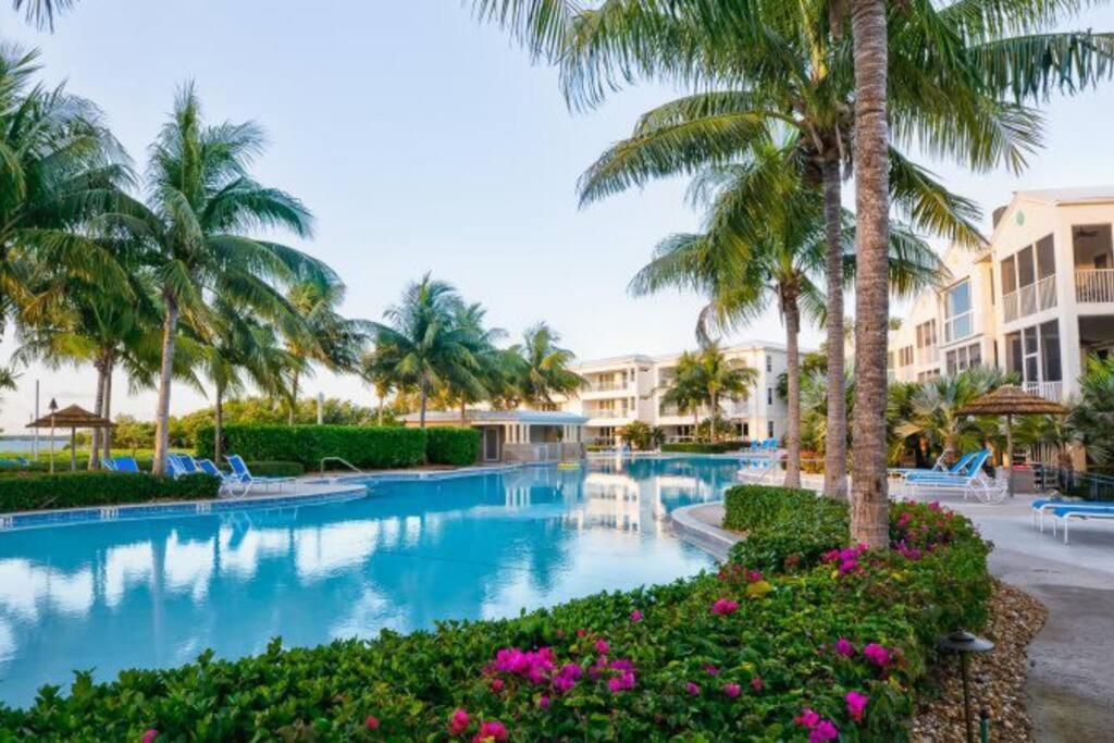 Holiday home Vacay Vibes-2 Pools, Beach, Pickleball, Coffee Bar, Food Truck *