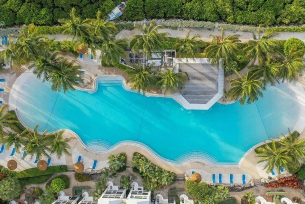 Vacay Vibes-2 Pools, Beach, Pickleball, Coffee Bar, Food Truck