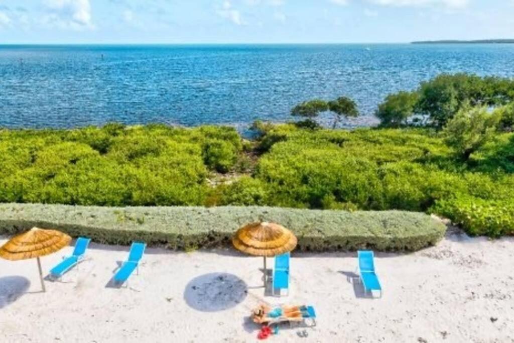 Holiday home Vacay Vibes-2 Pools, Beach, Pickleball, Coffee Bar, Food Truck Key Largo