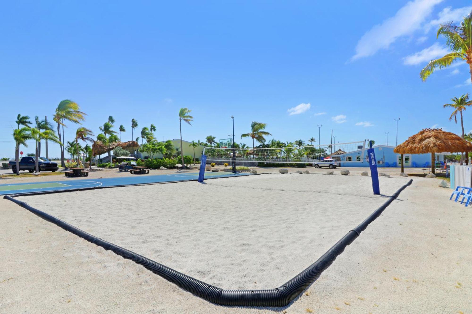 Sunshine Key Rv & Marina Hotel 2*