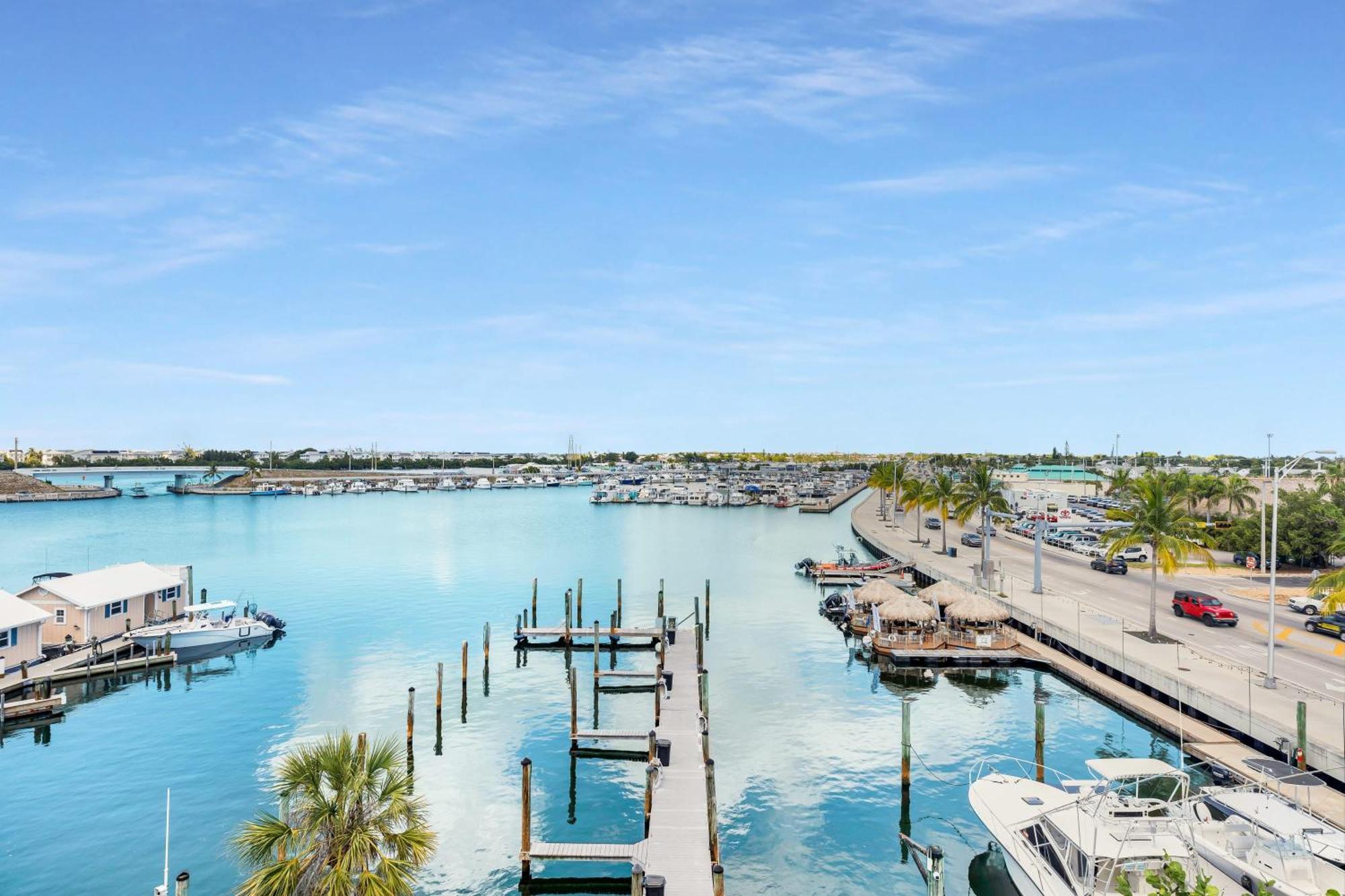 Holiday home St Kitts - Downtown Waterfront Penthouse Pool Dock Parking Key West
