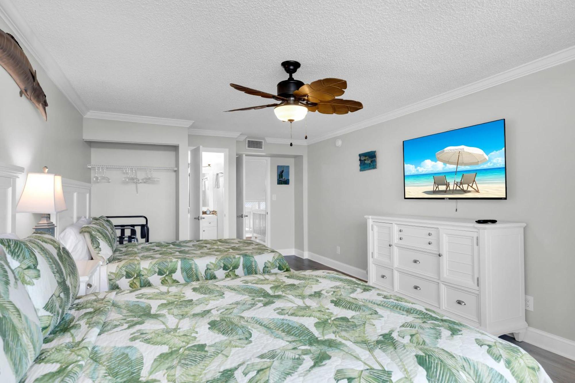 Holiday home St Kitts - Downtown Waterfront Penthouse Pool Dock Parking *