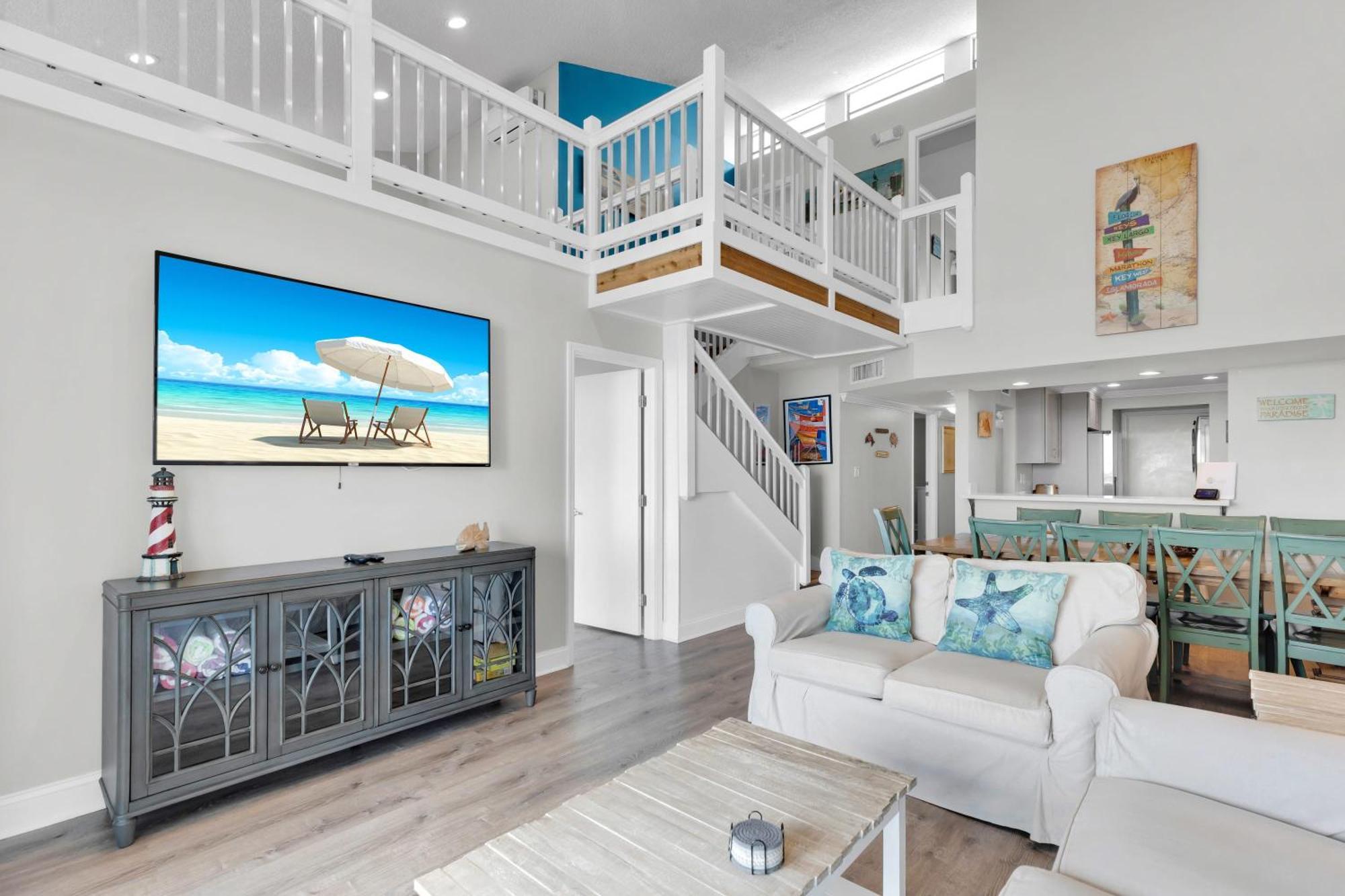 St Kitts - Downtown Waterfront Penthouse Pool Dock Parking * Key West