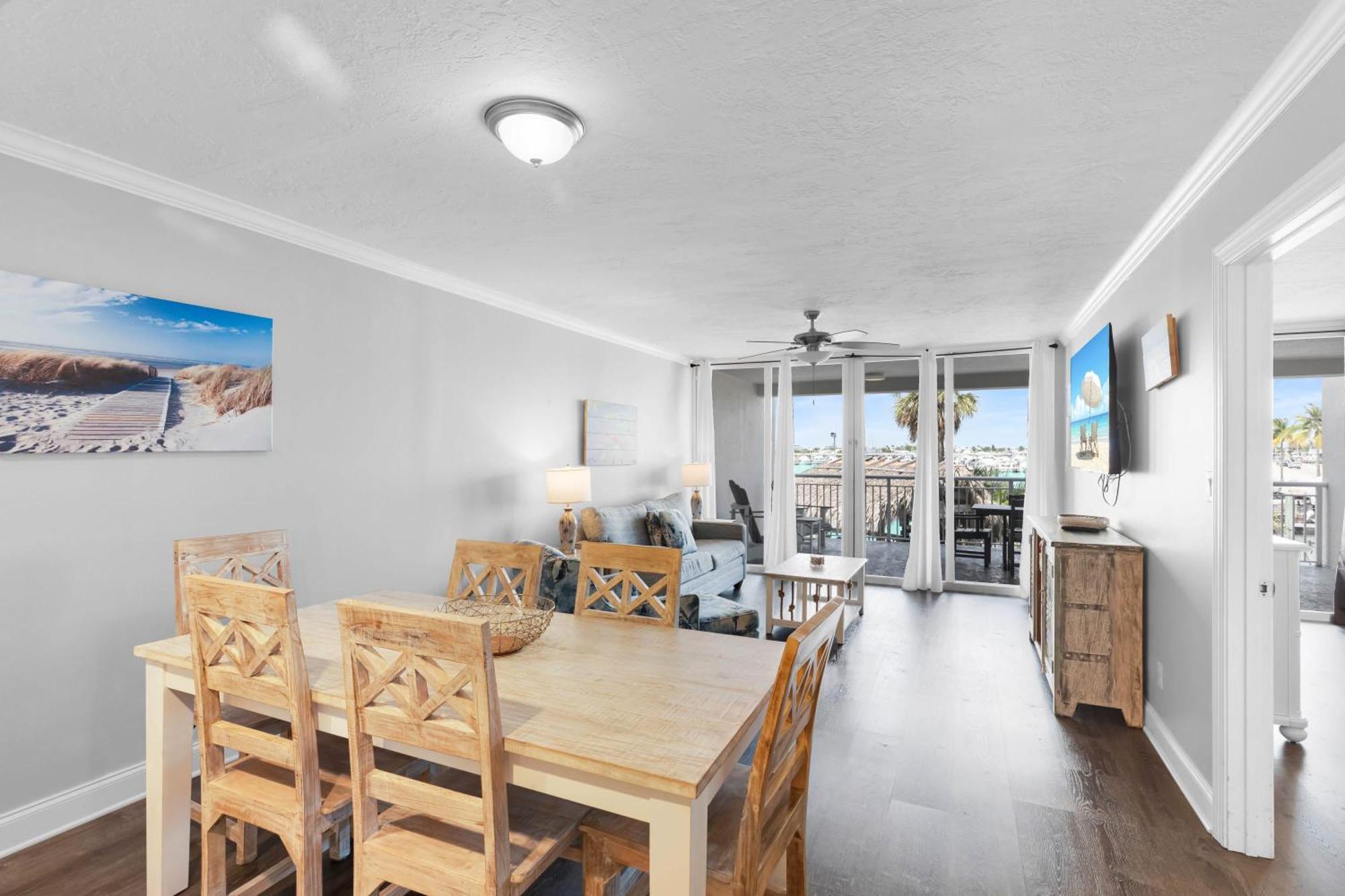 Aruba - Downtown Waterfront 2x2 Dock & Pool Pet-friendly *