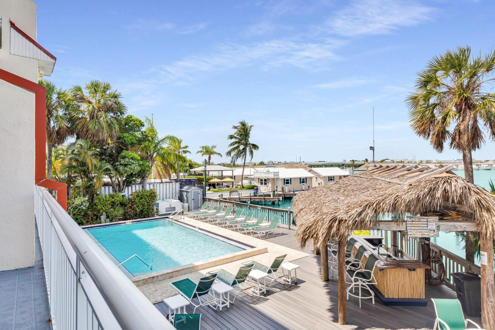 Aruba - Downtown Waterfront 2x2 Dock & Pool Pet-friendly *