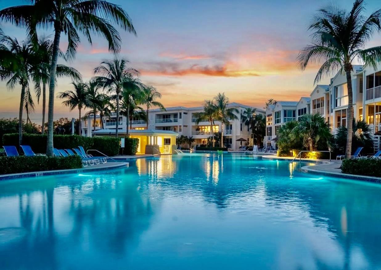 Vacay Vibes-2 Pools, Beach, Pickleball, Coffee Bar, Food Truck Holiday home Key Largo