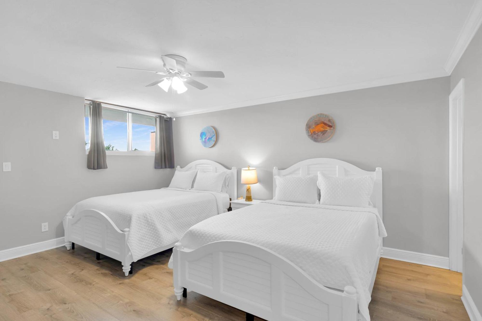 St John - Downtown Waterfront Penthouse Pool Parking Dock *