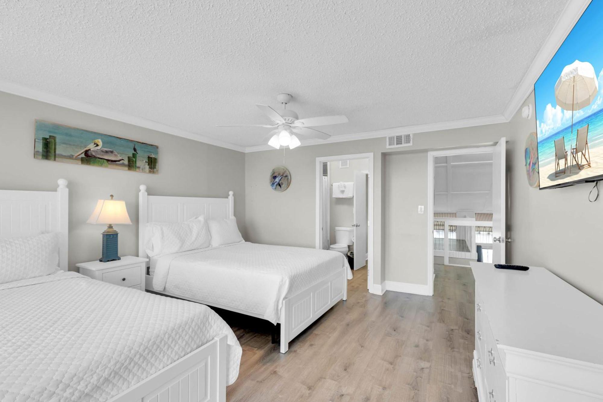 Holiday home St John - Downtown Waterfront Penthouse Pool Parking Dock *