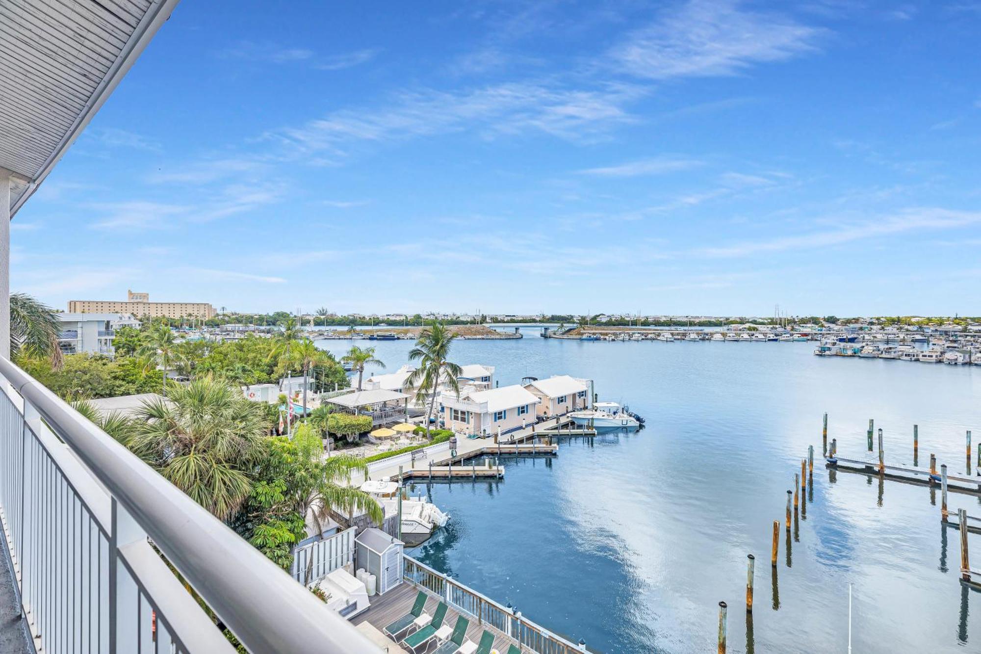 St John - Downtown Waterfront Penthouse Pool Parking Dock Key West