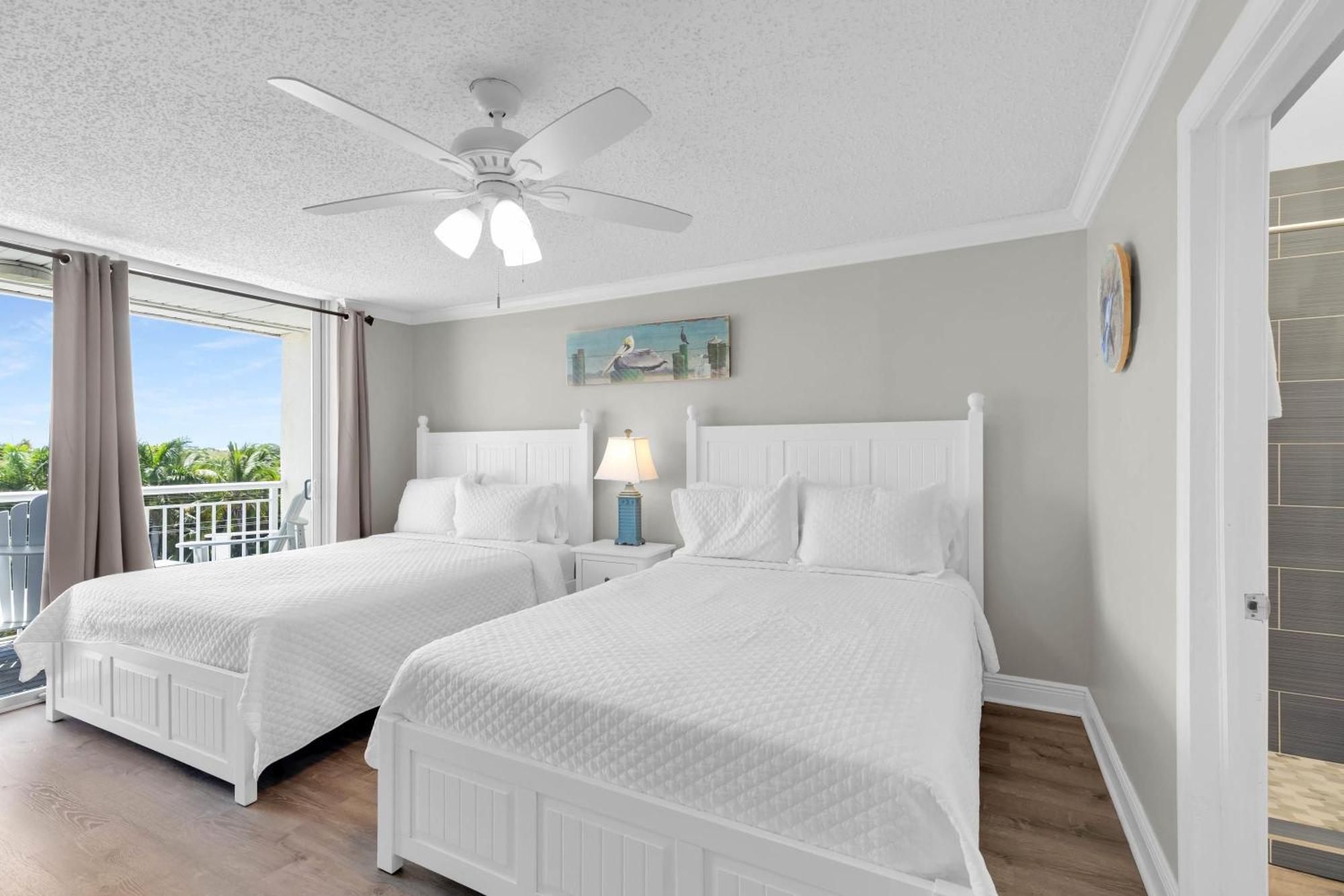 Holiday home St John - Downtown Waterfront Penthouse Pool Parking Dock