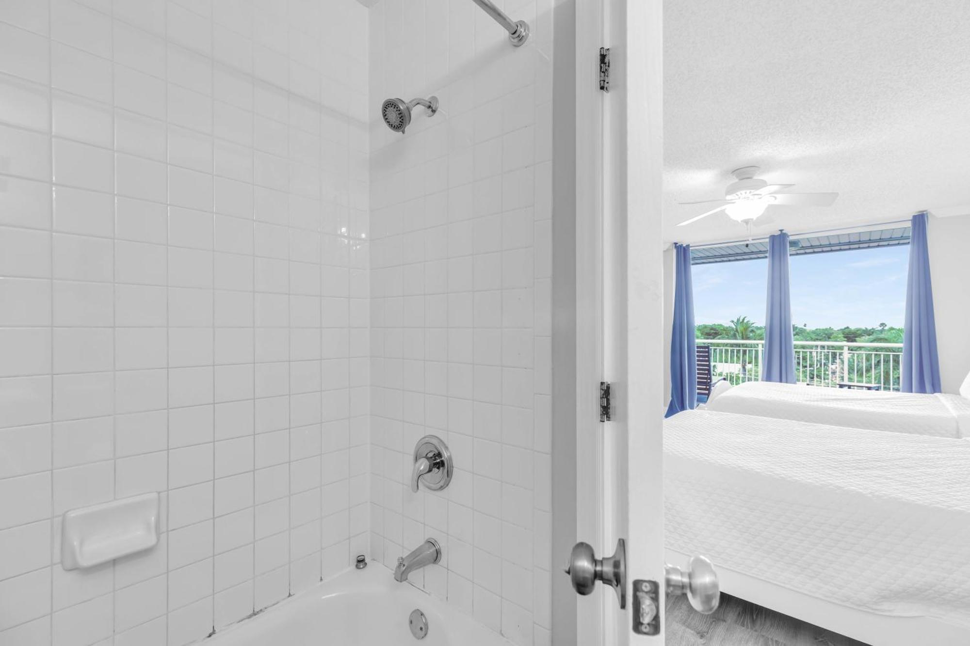 Holiday home St Croix - Downtown 4x4 Waterfront Penthouse Pool Dock Pet Key West