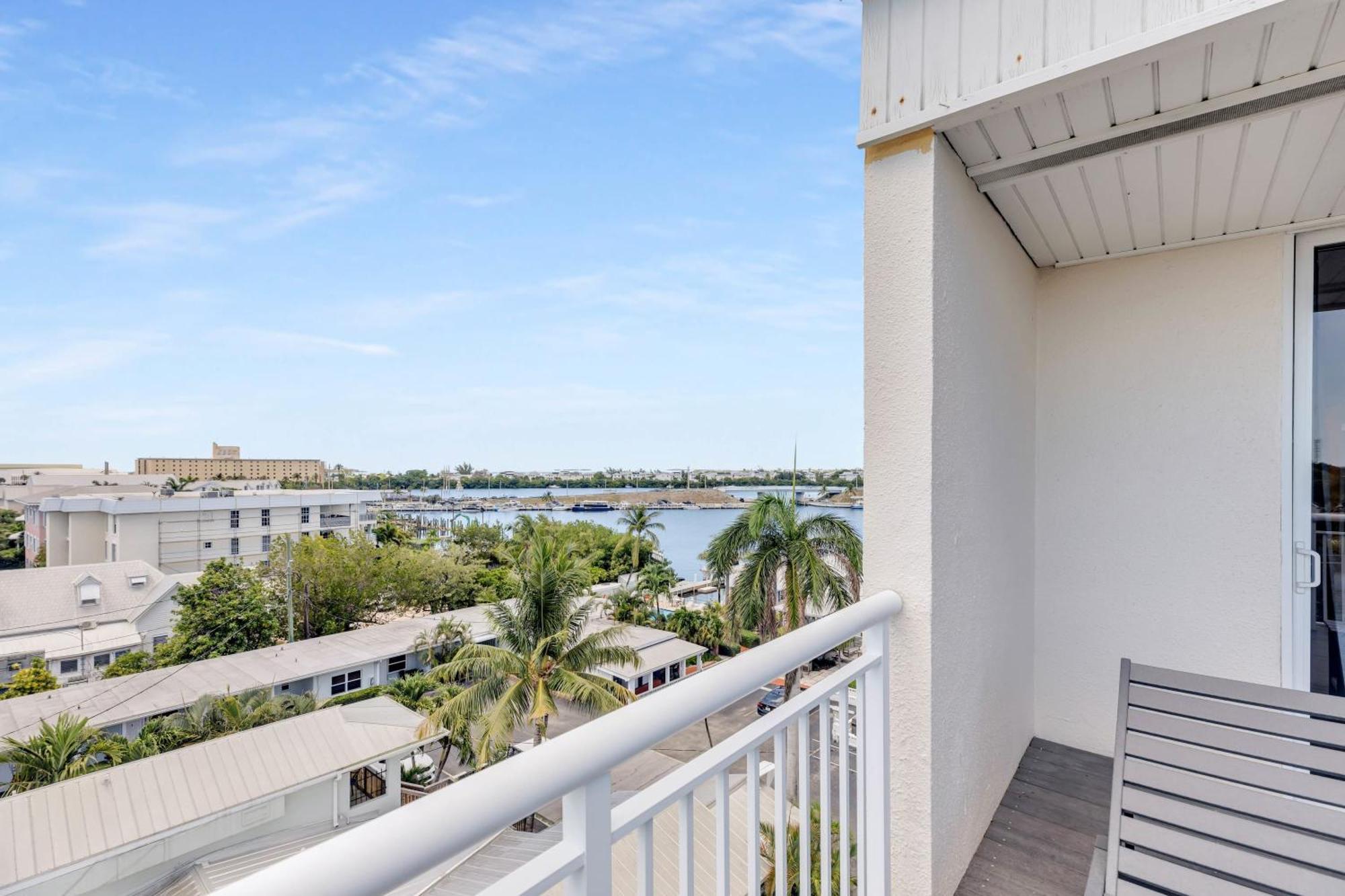 St Croix - Downtown 4x4 Waterfront Penthouse Pool Dock Pet