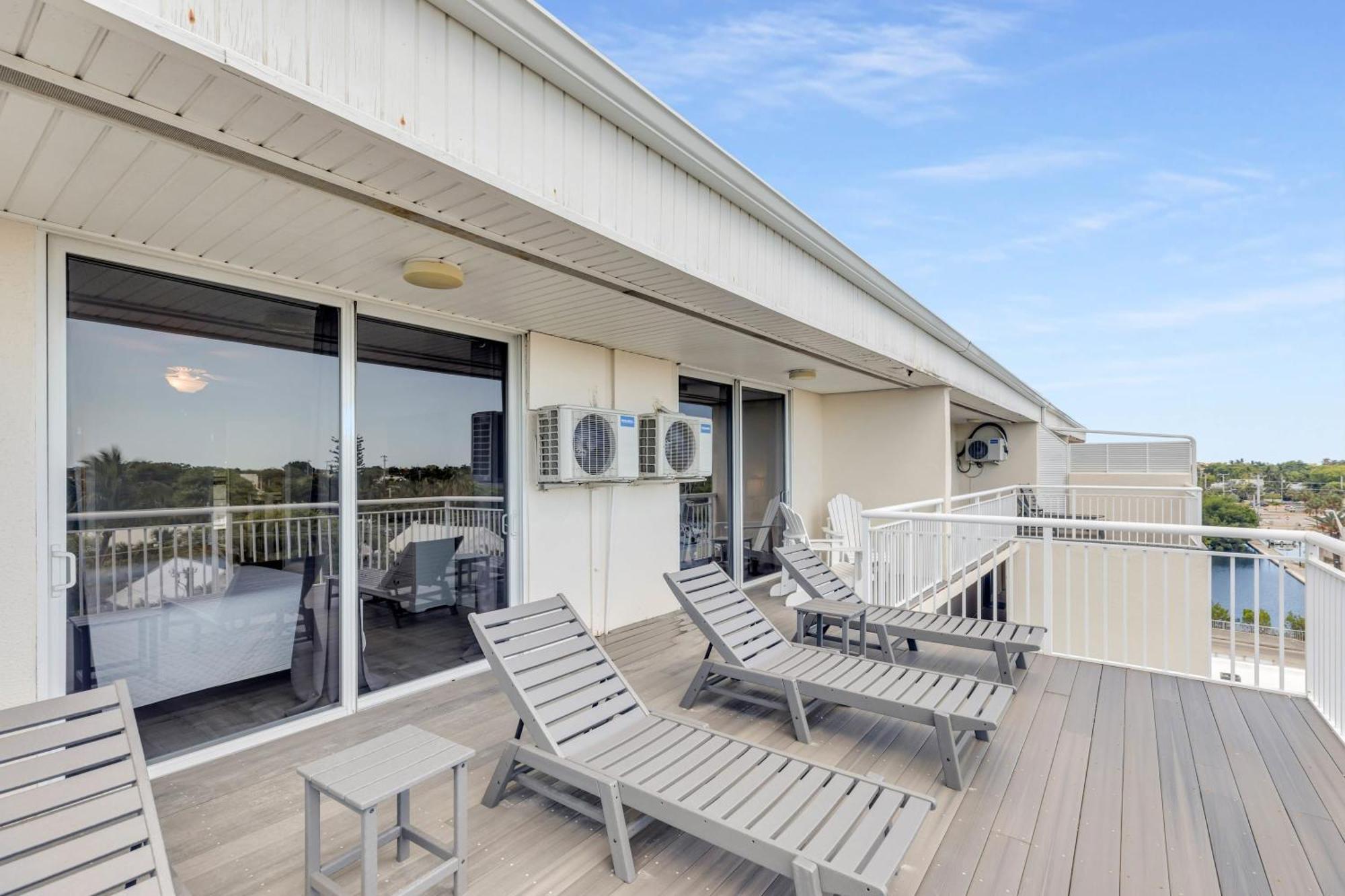St Croix - Downtown 4x4 Waterfront Penthouse Pool Dock Pet * Key West